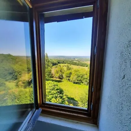 Holiday home Maison En Pierres Avec Vue Sur La Dordogne Marnac