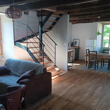 Maison En Pierres Avec Vue Sur La Dordogne Holiday home Marnac